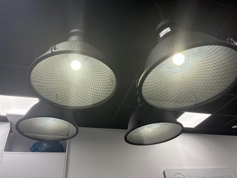 Lampa wisząca industrial czarna